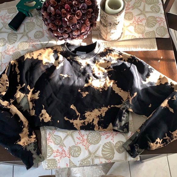 Champion Tops - Champion Sweatshirt size Small